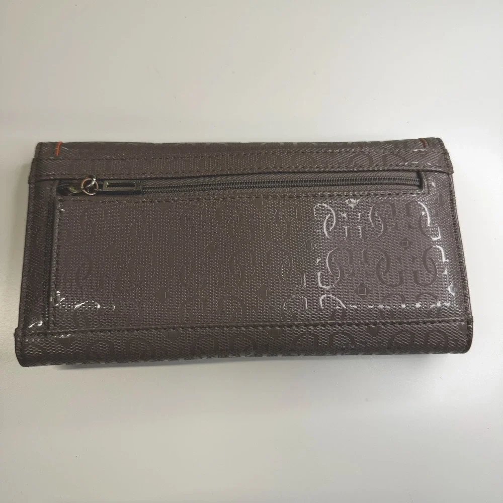 GUESS women's accessory wallet from the brand‎